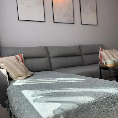 شقة Apartament Paryska 3 *